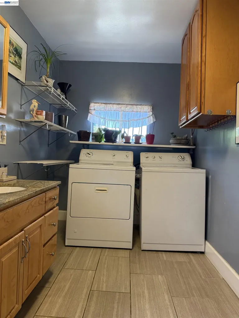 663 25th Street Oakland CA 94612
