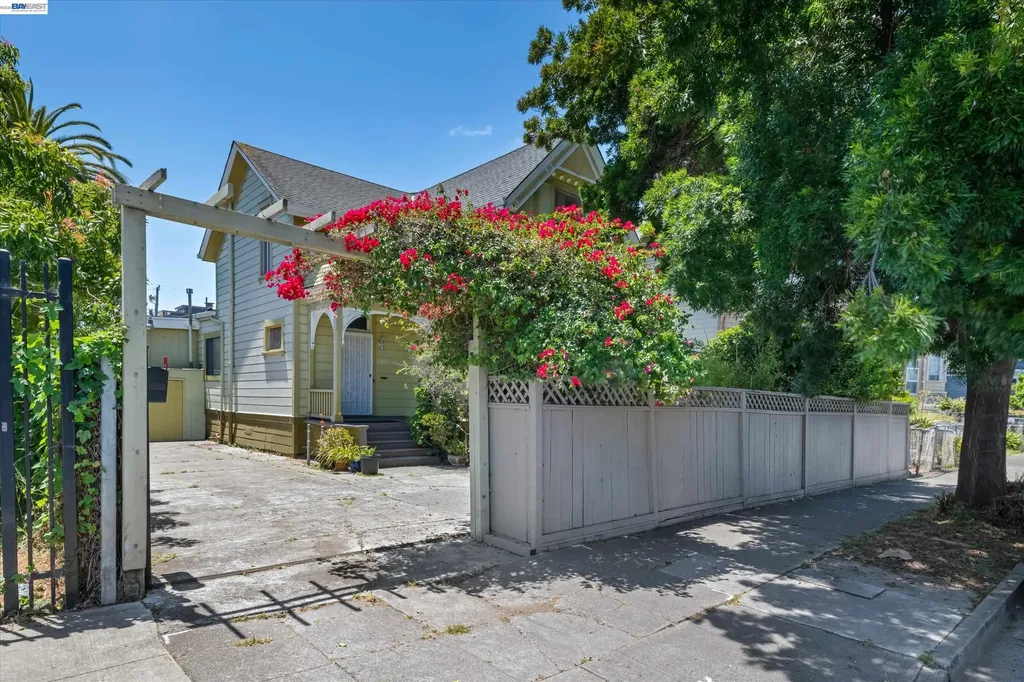 663 25th Street Oakland CA 94612