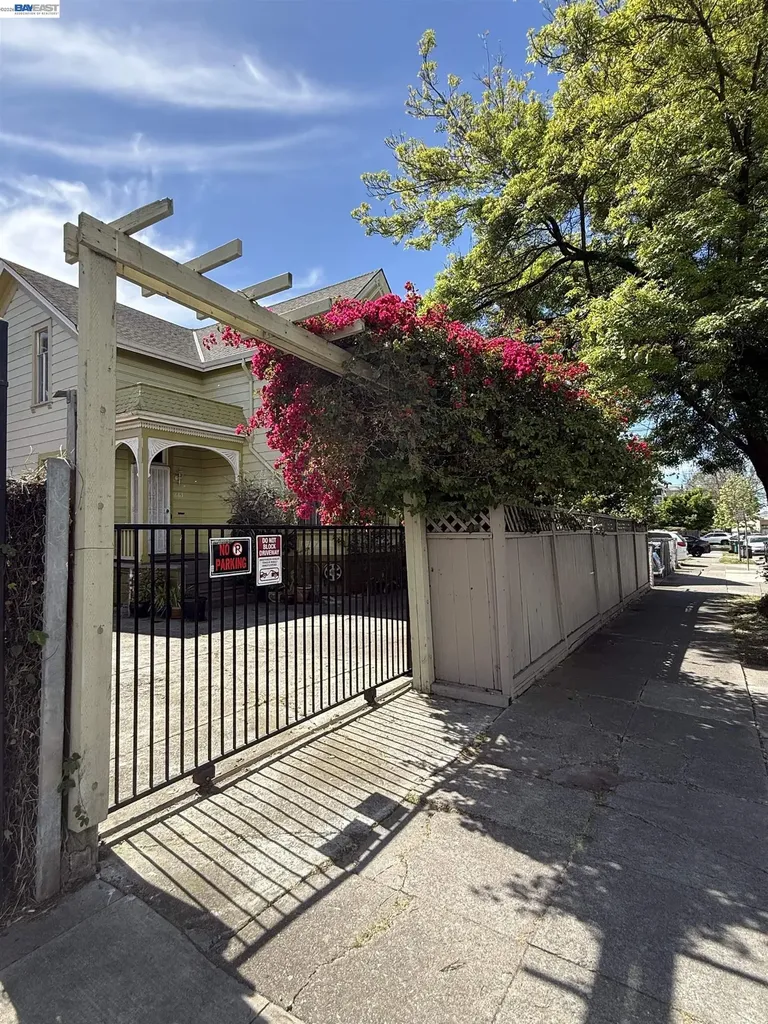 663 25th Street Oakland CA 94612