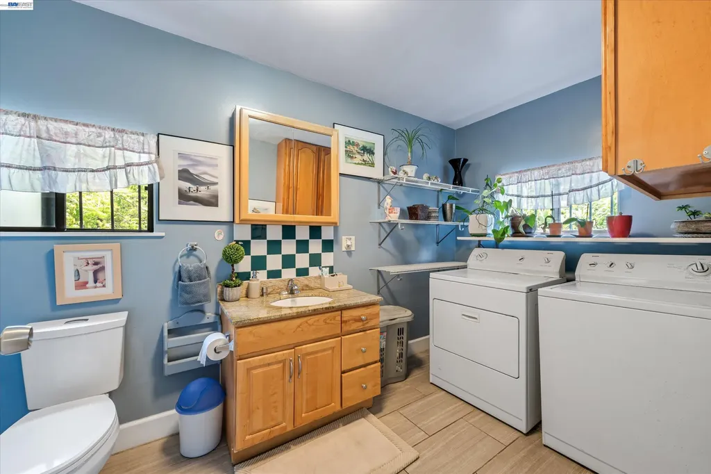 663 25th Street Oakland CA 94612