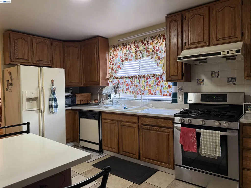 663 25th Street Oakland CA 94612