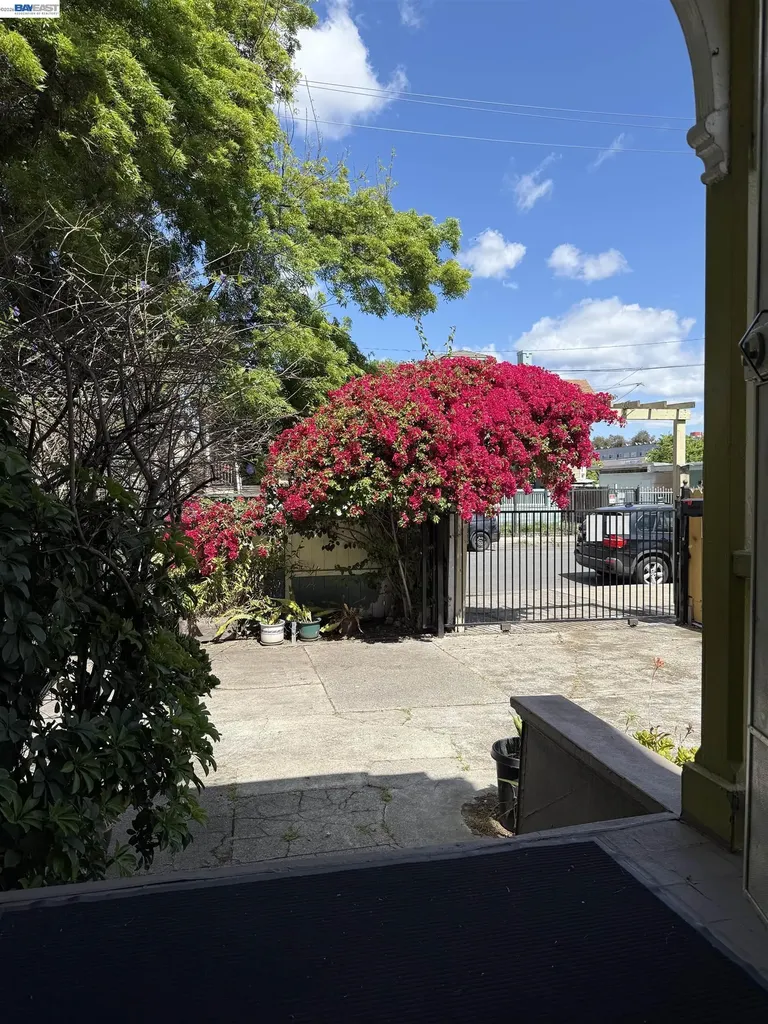 663 25th Street Oakland CA 94612