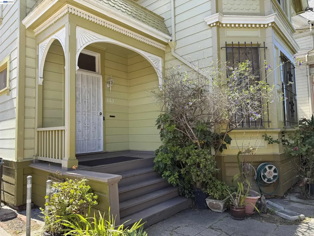 663 25th Street Oakland CA 94612