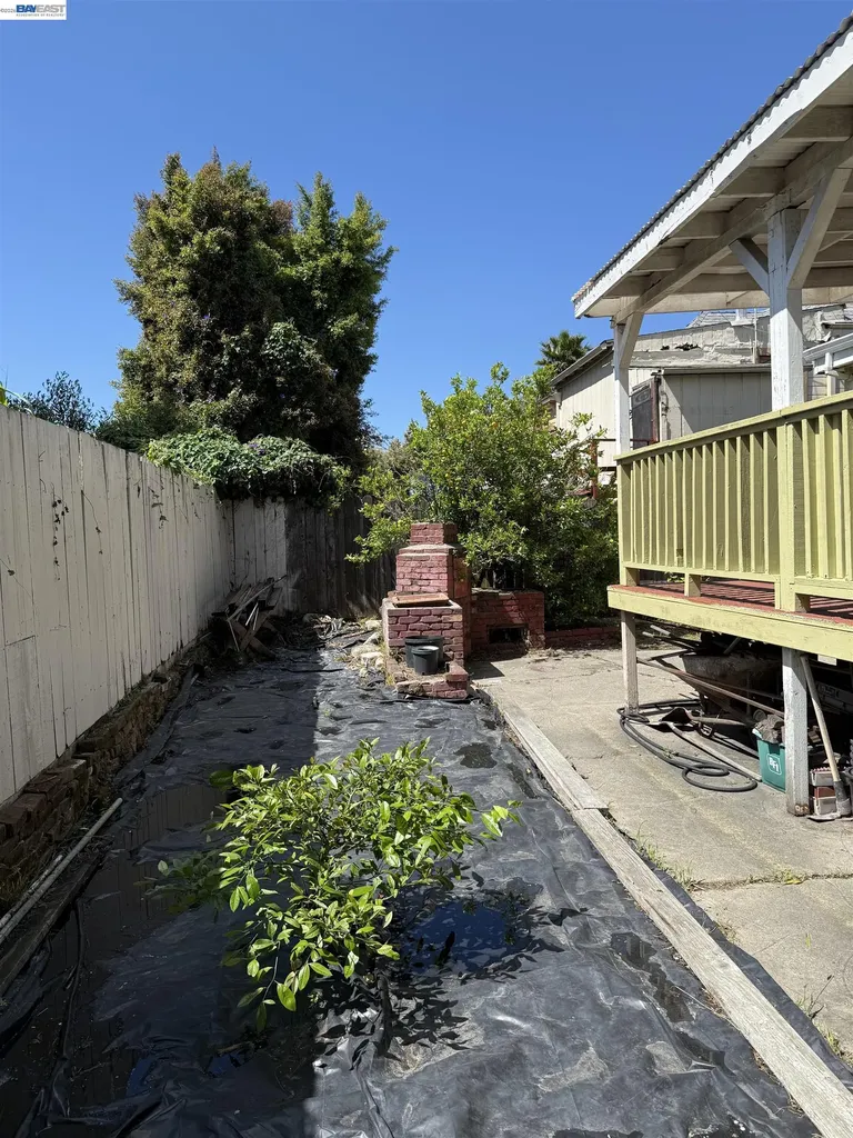 663 25th Street Oakland CA 94612