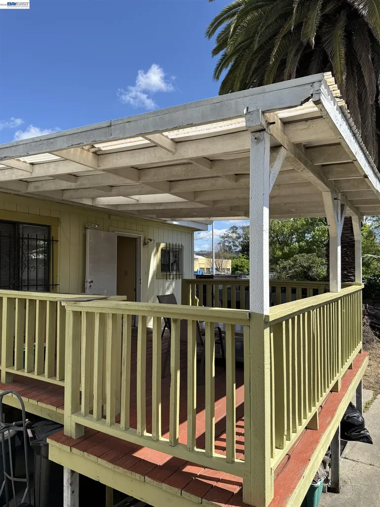 663 25th Street Oakland CA 94612