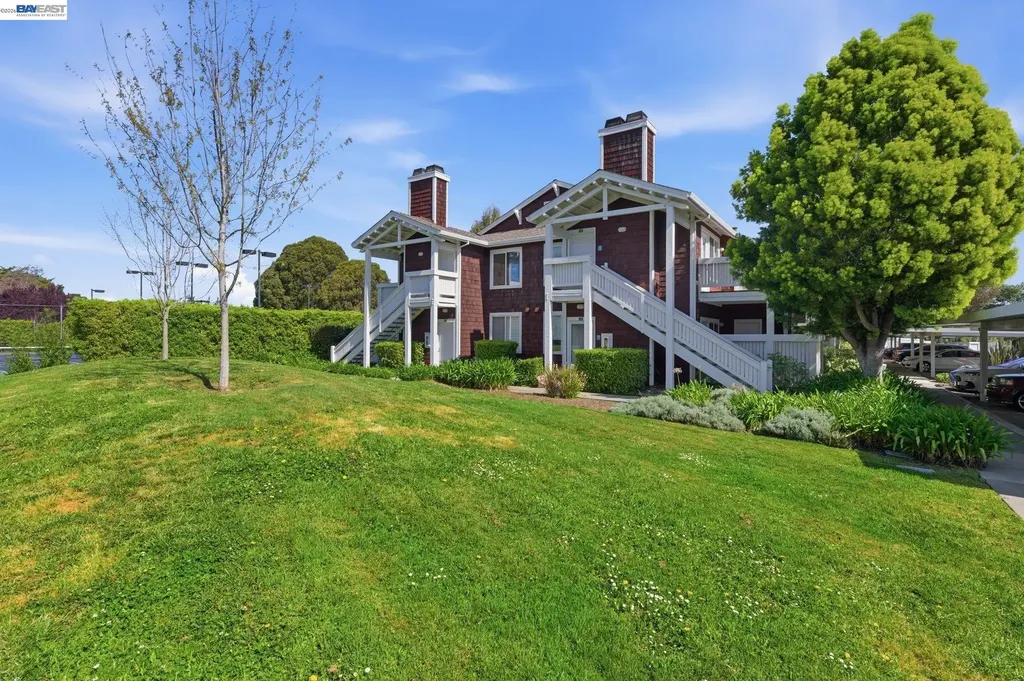 22 Marina Lakes Drive Richmond CA 94804