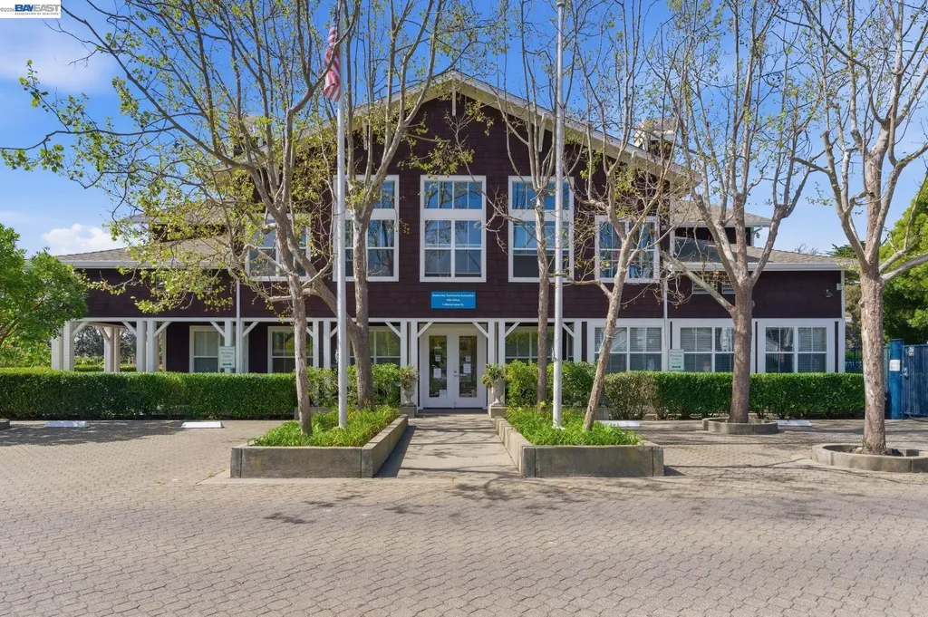 22 Marina Lakes Drive Richmond CA 94804