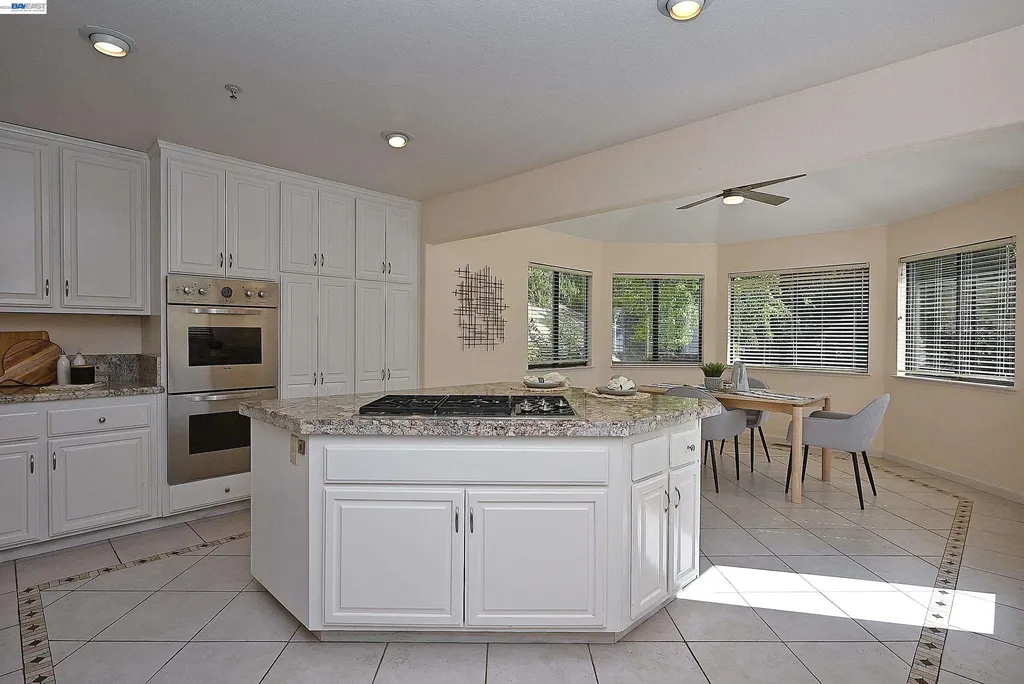 16 Mcnamara Lane Martinez CA 94553