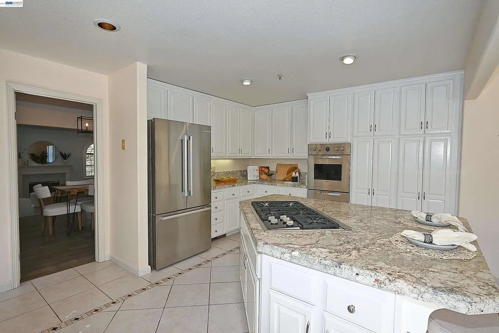 16 Mcnamara Lane Martinez CA 94553