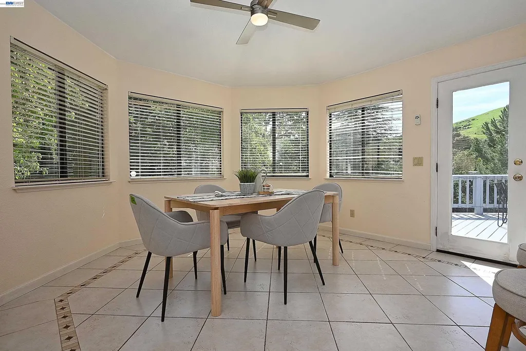 16 Mcnamara Lane Martinez CA 94553