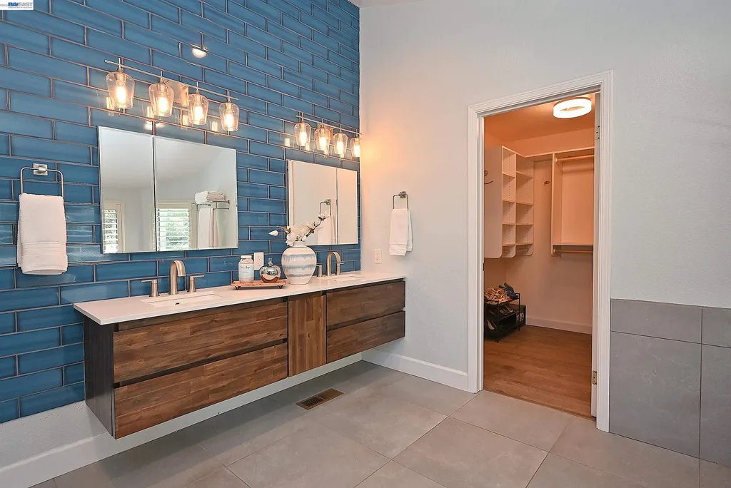 16 Mcnamara Lane Martinez CA 94553