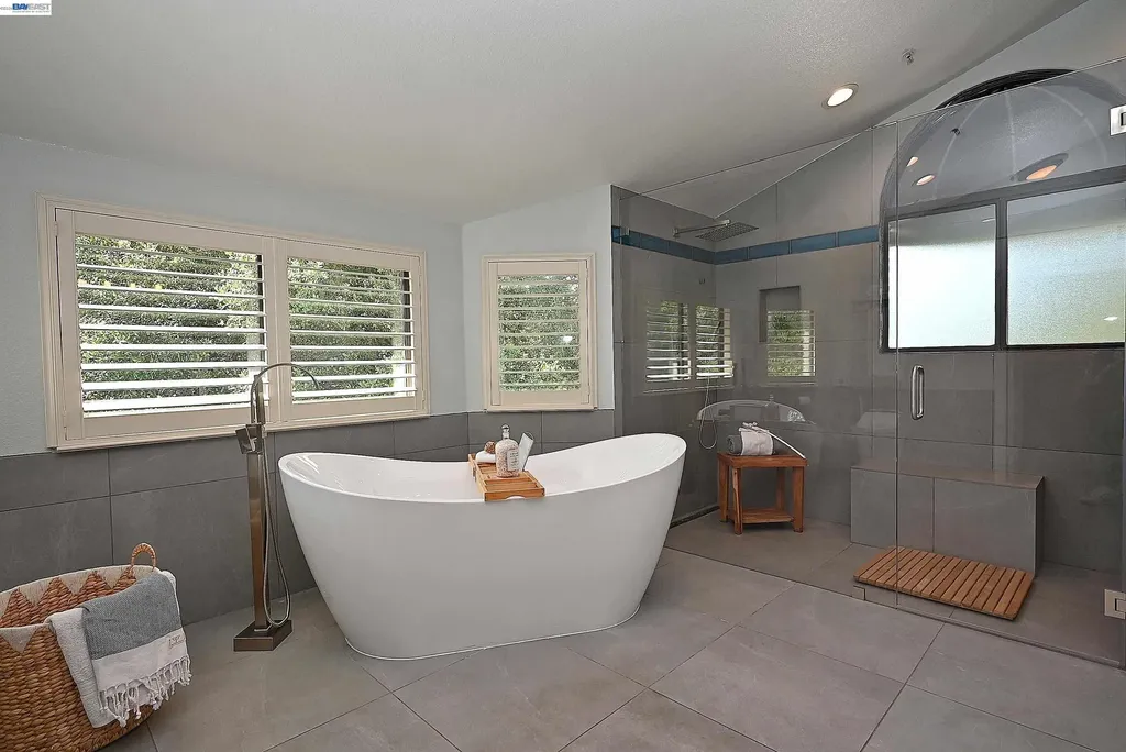 16 Mcnamara Lane Martinez CA 94553