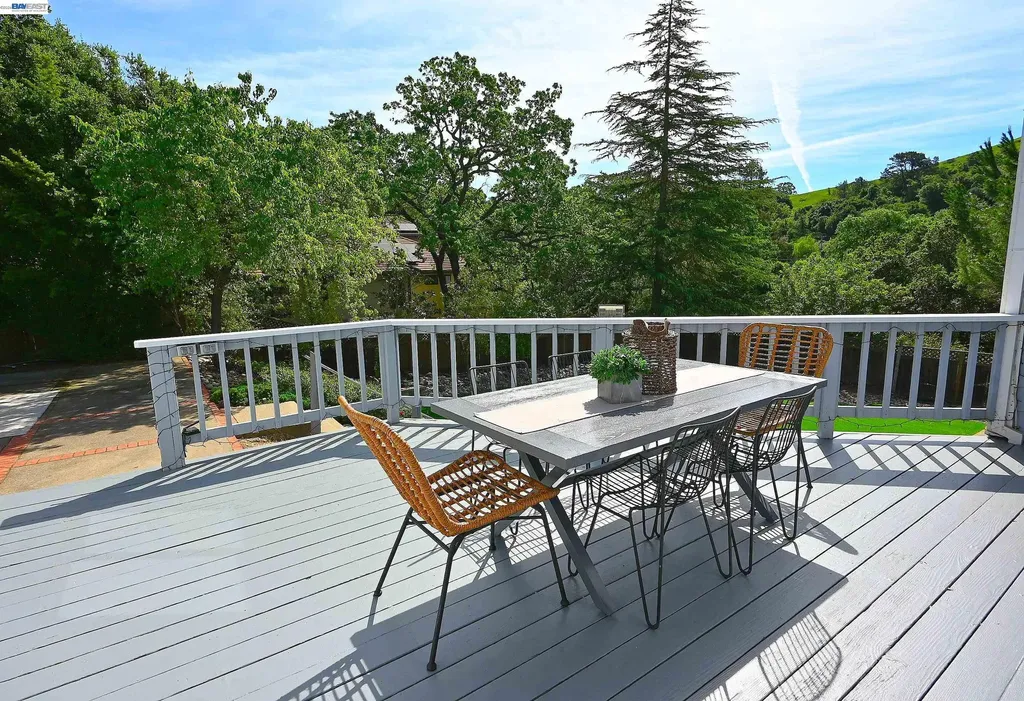 16 Mcnamara Lane Martinez CA 94553