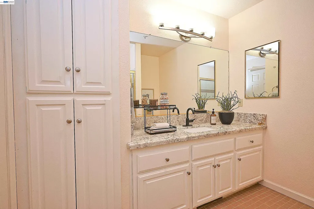 16 Mcnamara Lane Martinez CA 94553
