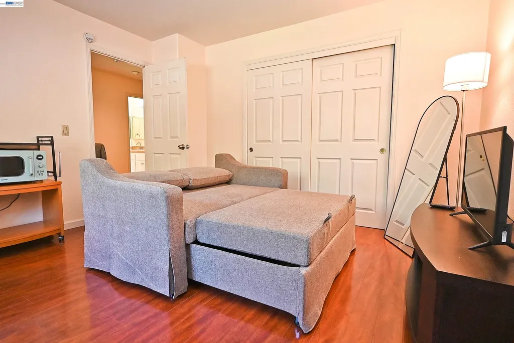 16 Mcnamara Lane Martinez CA 94553