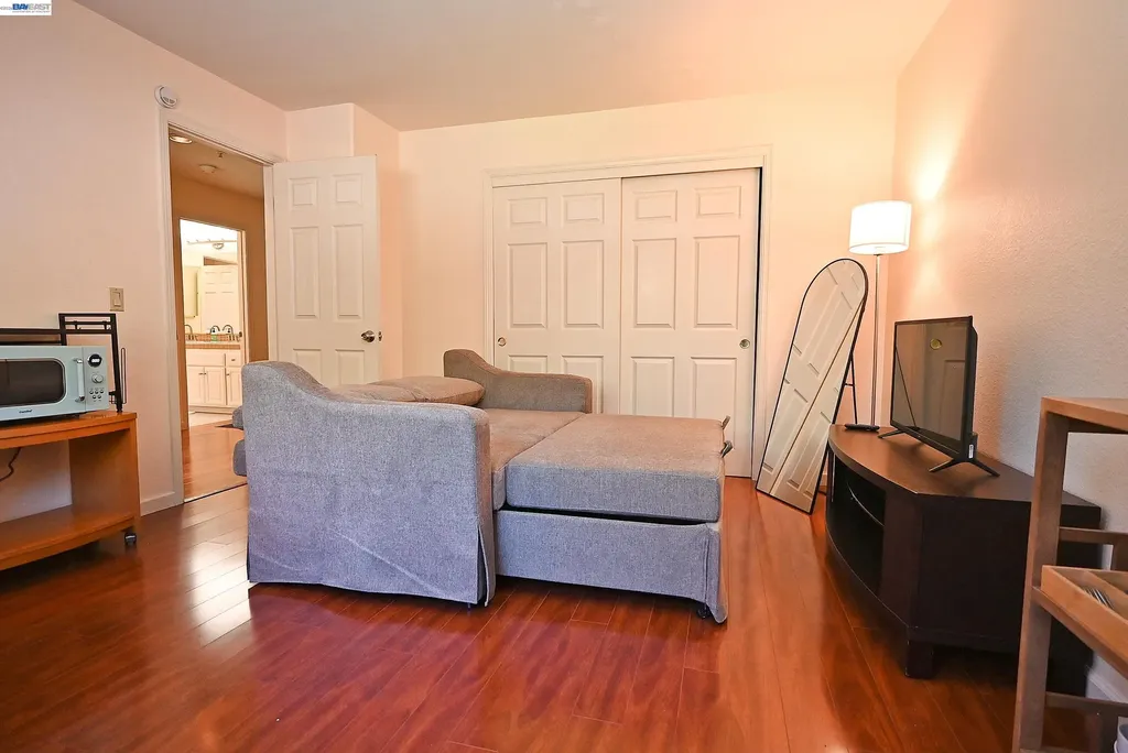 16 Mcnamara Lane Martinez CA 94553