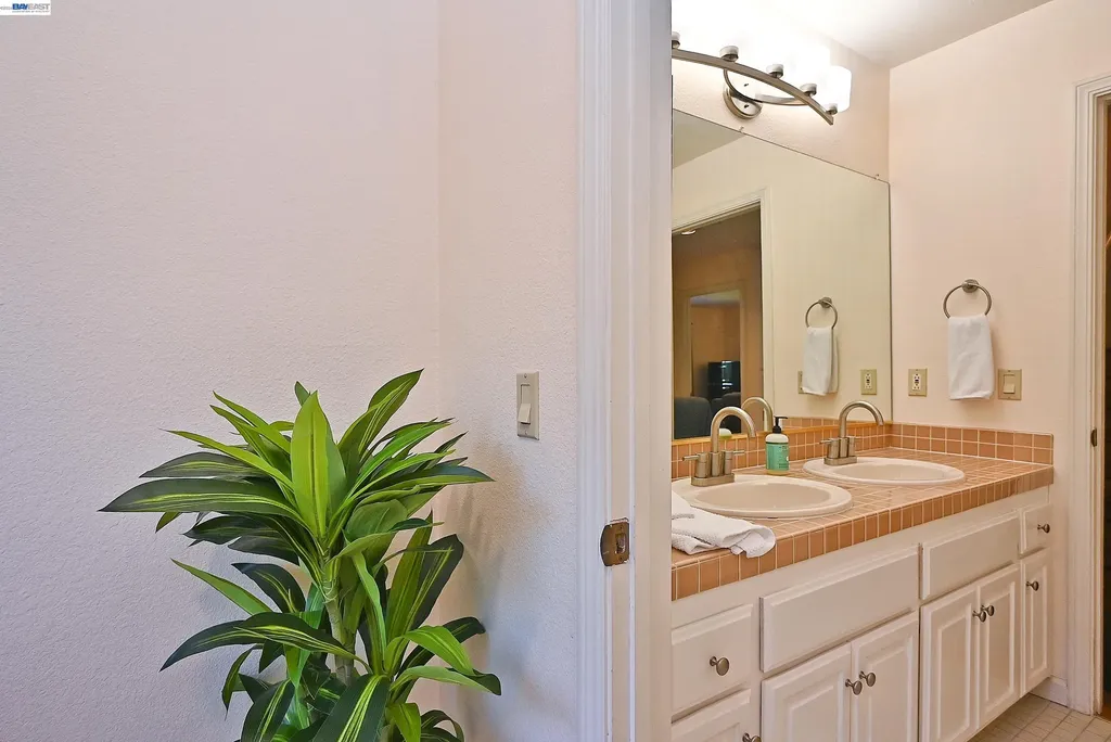 16 Mcnamara Lane Martinez CA 94553
