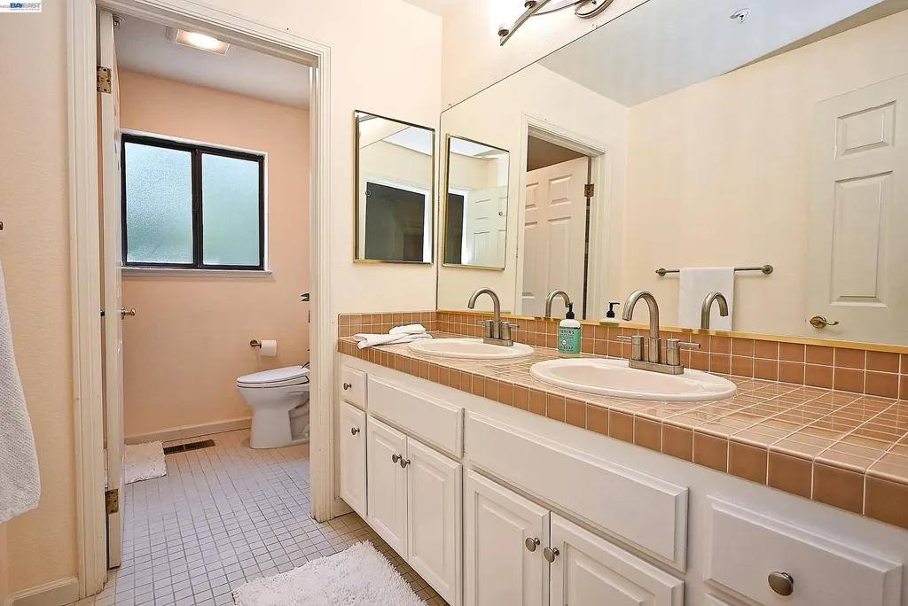 16 Mcnamara Lane Martinez CA 94553