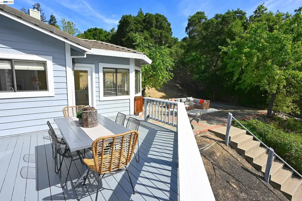 16 Mcnamara Lane Martinez CA 94553
