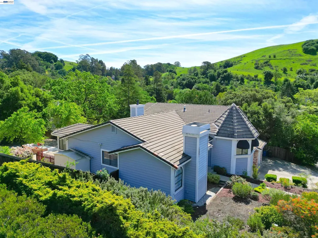 16 Mcnamara Lane Martinez CA 94553