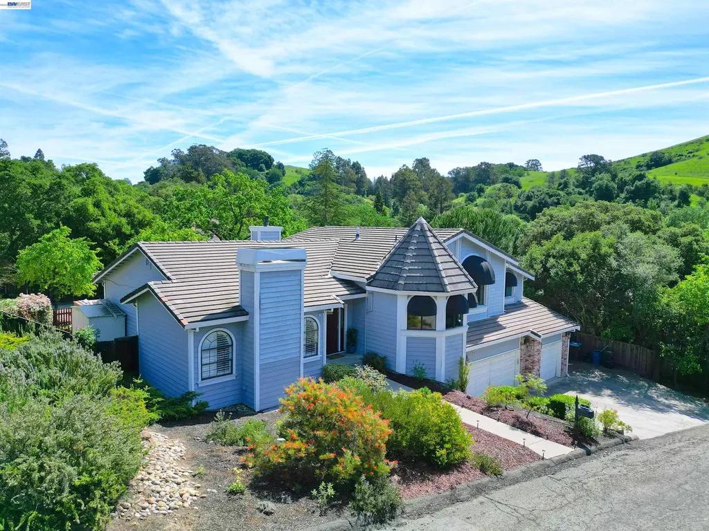 16 Mcnamara Lane Martinez CA 94553
