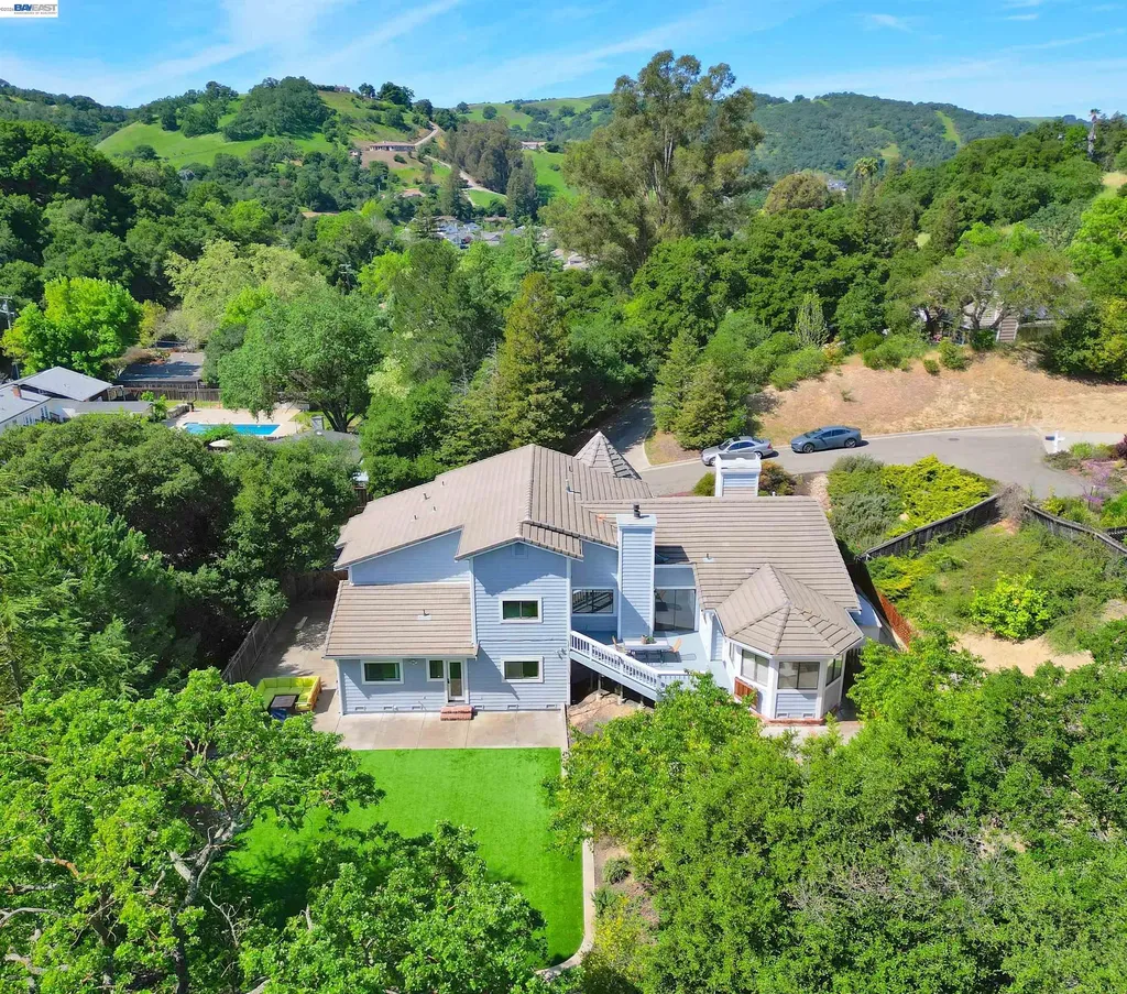 16 Mcnamara Lane Martinez CA 94553