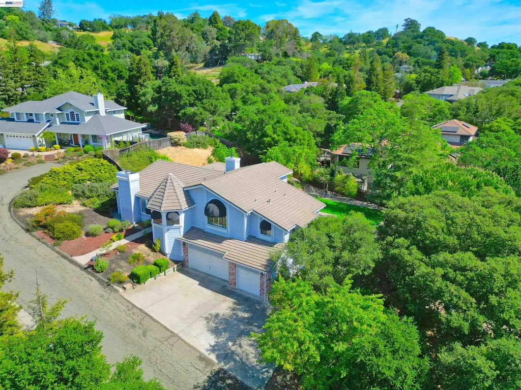 16 Mcnamara Lane Martinez CA 94553