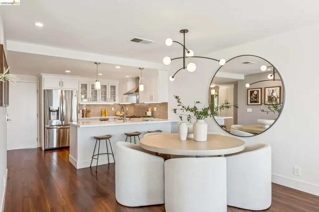 25 Graeagle Oakland CA 94605