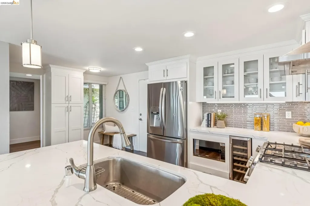25 Graeagle Oakland CA 94605