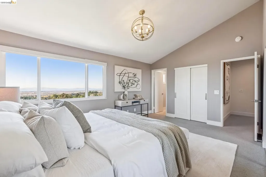25 Graeagle Oakland CA 94605