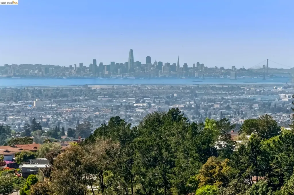25 Graeagle Oakland CA 94605