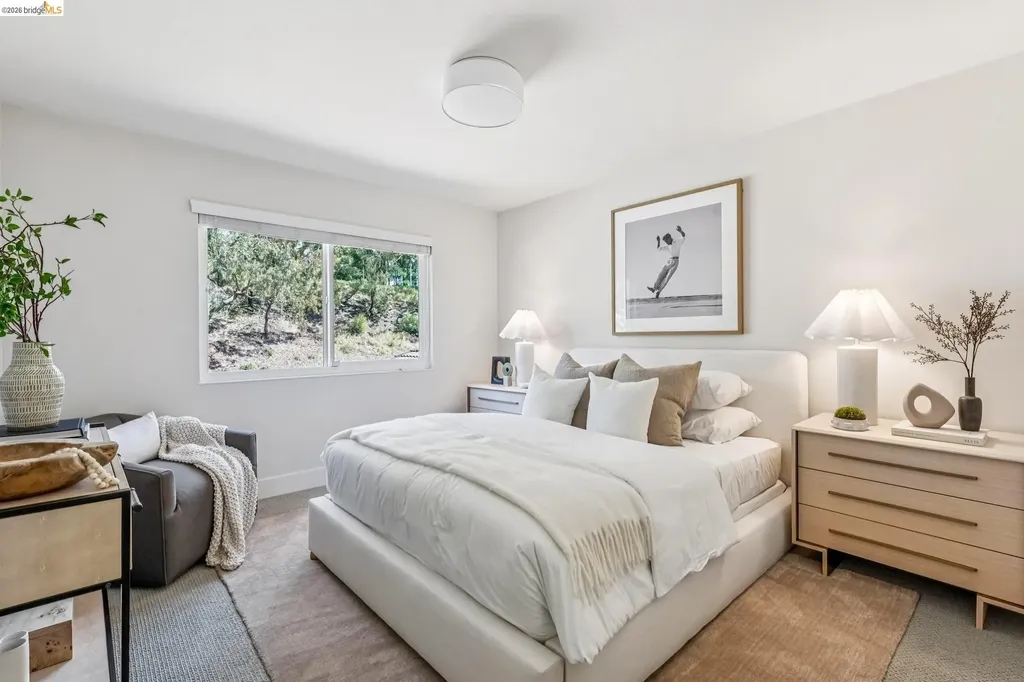 25 Graeagle Oakland CA 94605