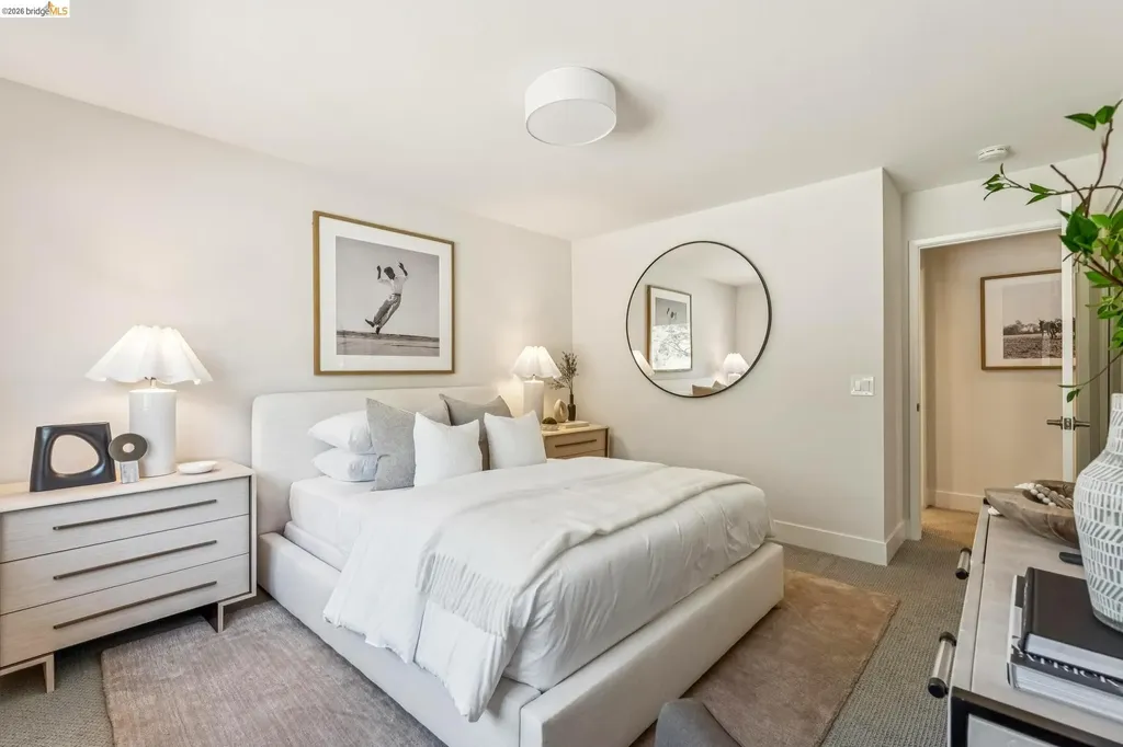 25 Graeagle Oakland CA 94605