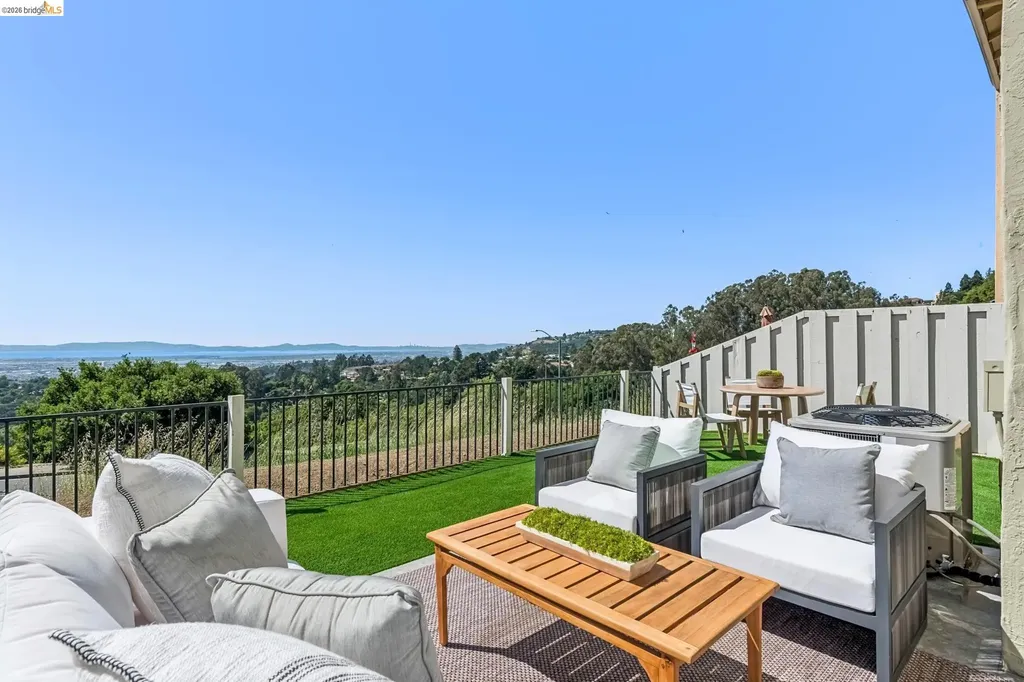 25 Graeagle Oakland CA 94605