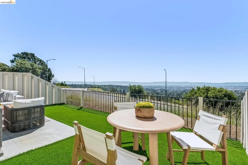 25 Graeagle Oakland CA 94605
