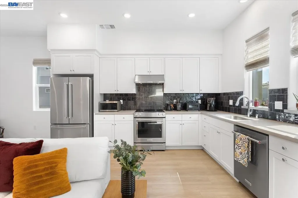 592 Somi Court Hayward CA 94544