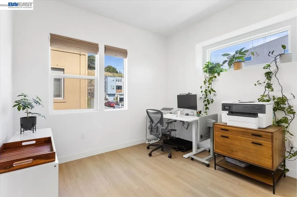 592 Somi Court Hayward CA 94544