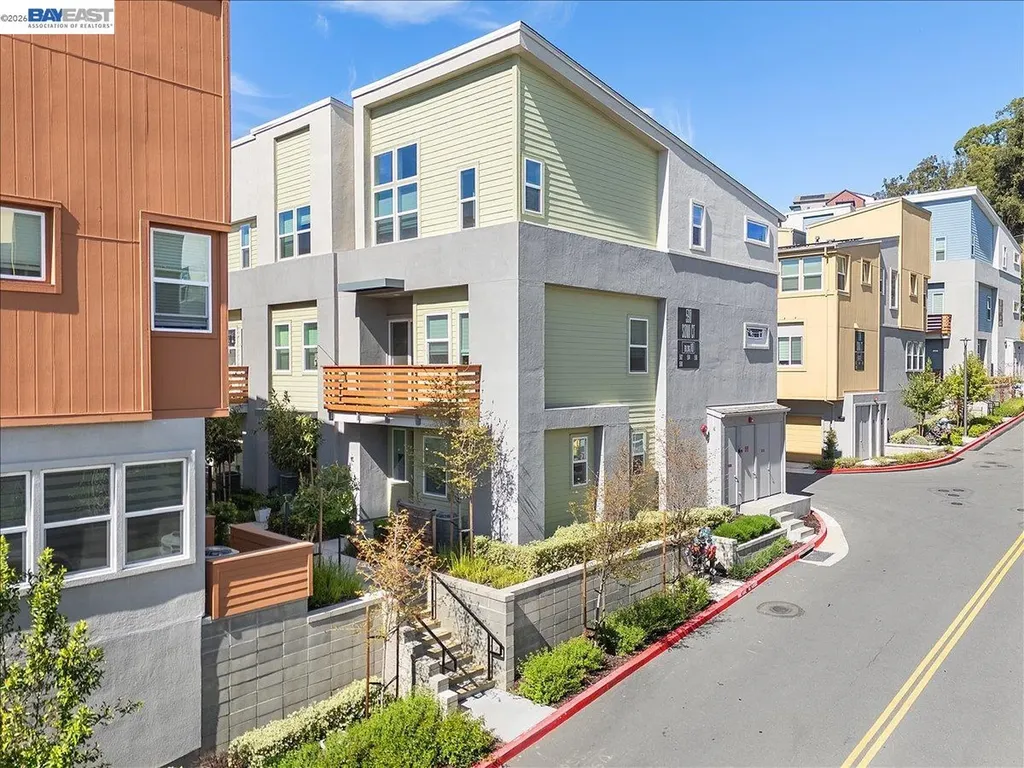 592 Somi Court Hayward CA 94544