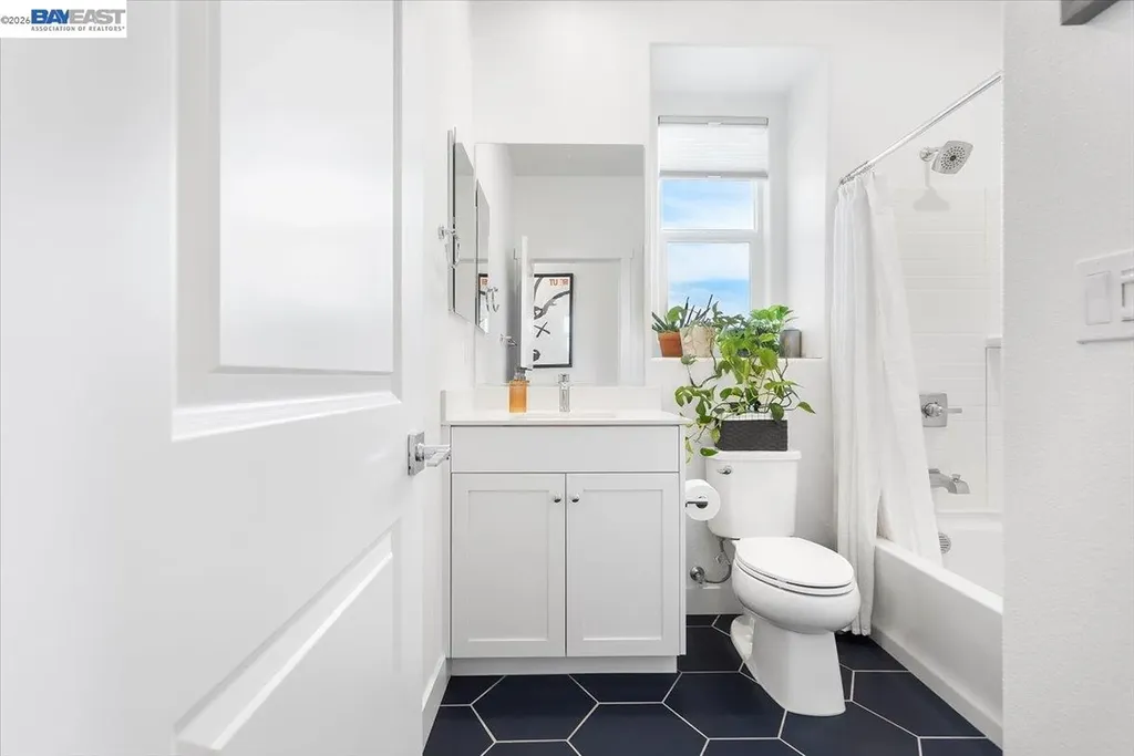 592 Somi Court Hayward CA 94544
