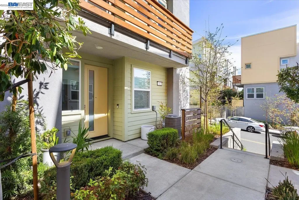 592 Somi Court Hayward CA 94544