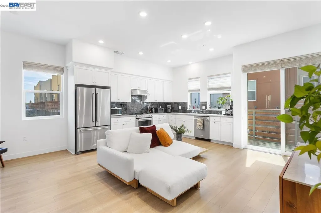 592 Somi Court Hayward CA 94544