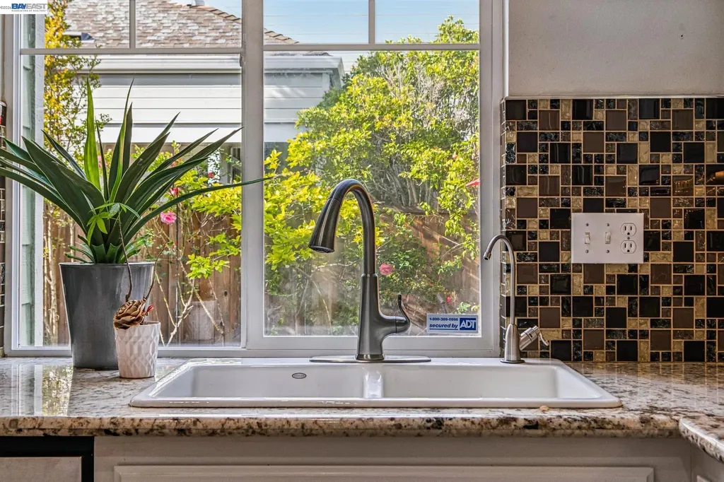 35 Britt Court Alameda CA 94502