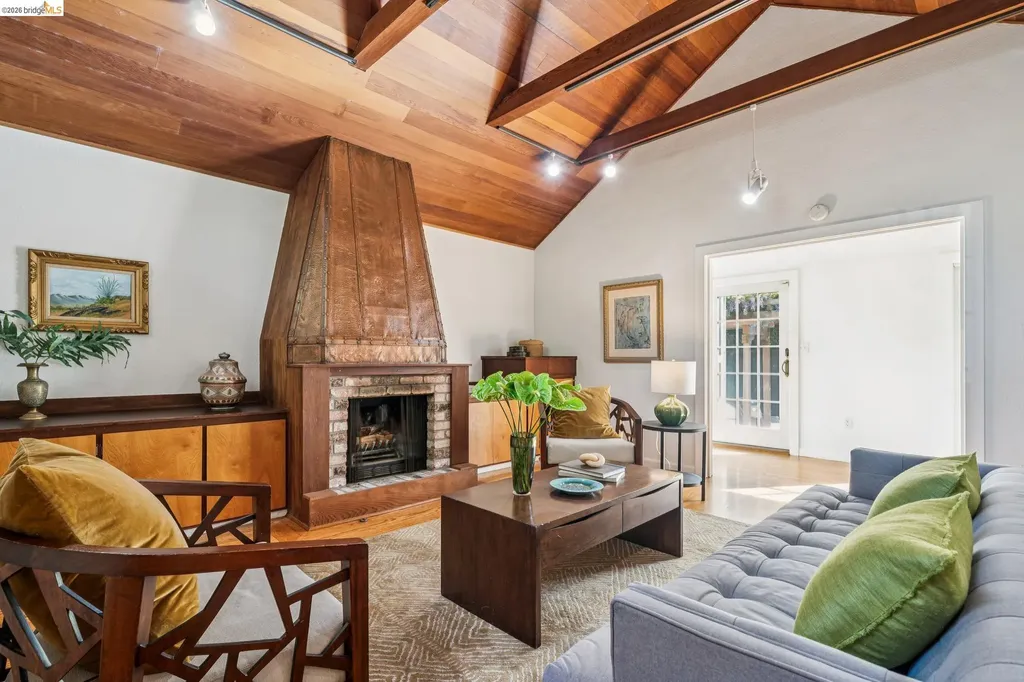 824 Paru Street Alameda CA 94501