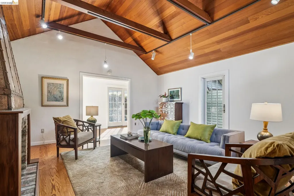 824 Paru Street Alameda CA 94501