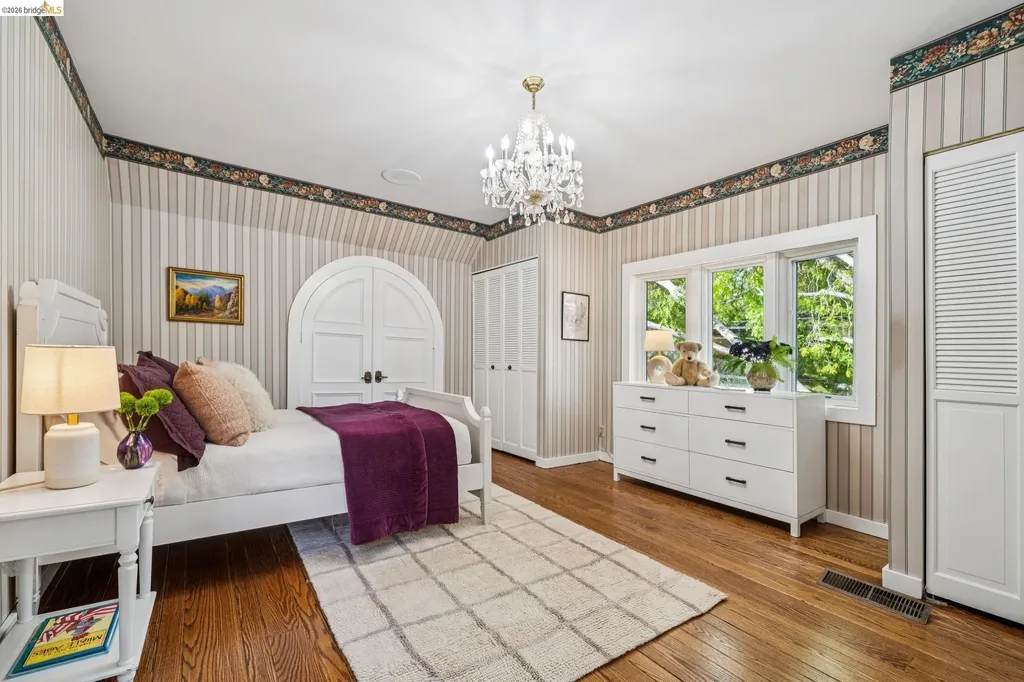 824 Paru Street Alameda CA 94501