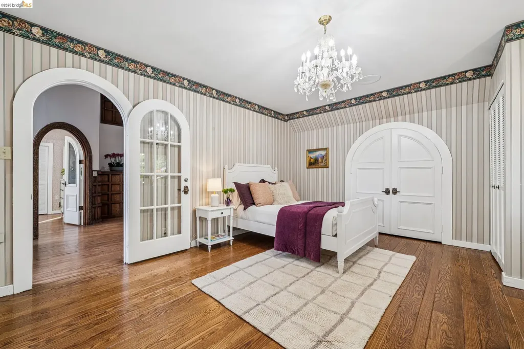 824 Paru Street Alameda CA 94501
