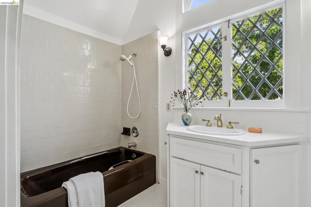 824 Paru Street Alameda CA 94501