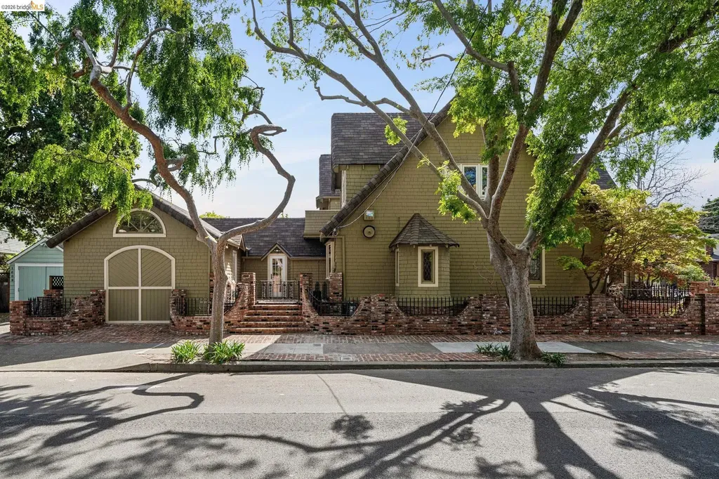 824 Paru Street Alameda CA 94501
