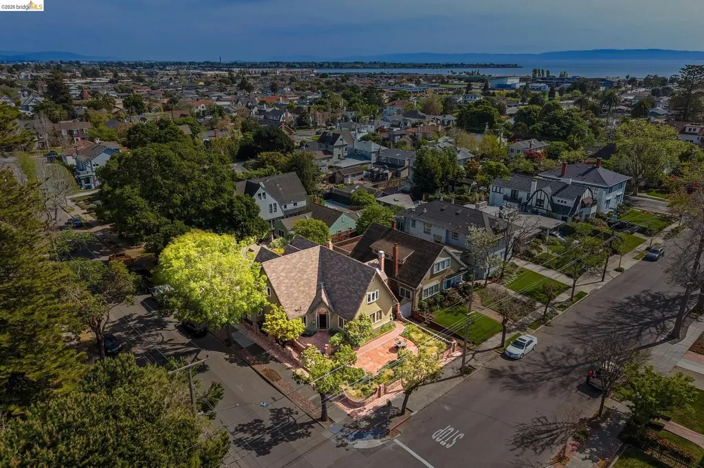 824 Paru Street Alameda CA 94501
