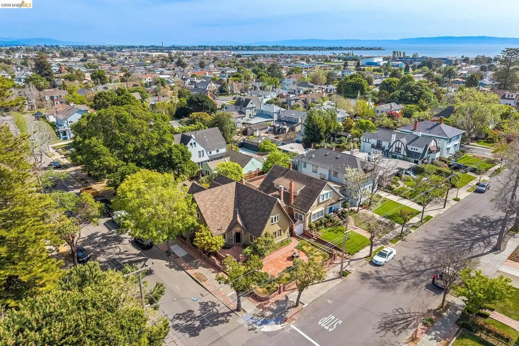 824 Paru Street Alameda CA 94501